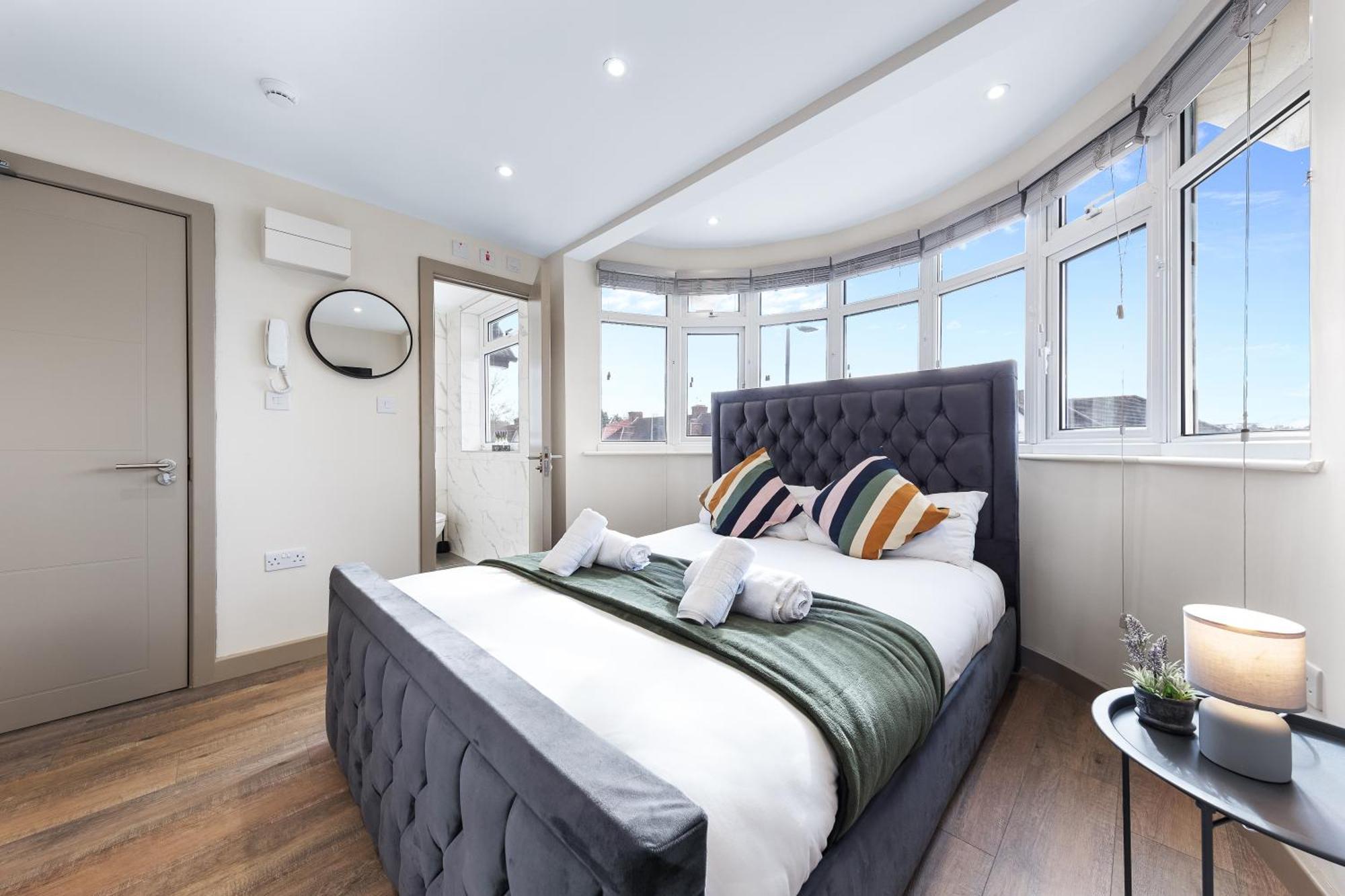 Serviced Ensuite Modern Studio - Sleeps 2 - Near Wembley Stadium - Good Transport Link To Central London - Harrow Ha3 Hatch End Kültér fotó
