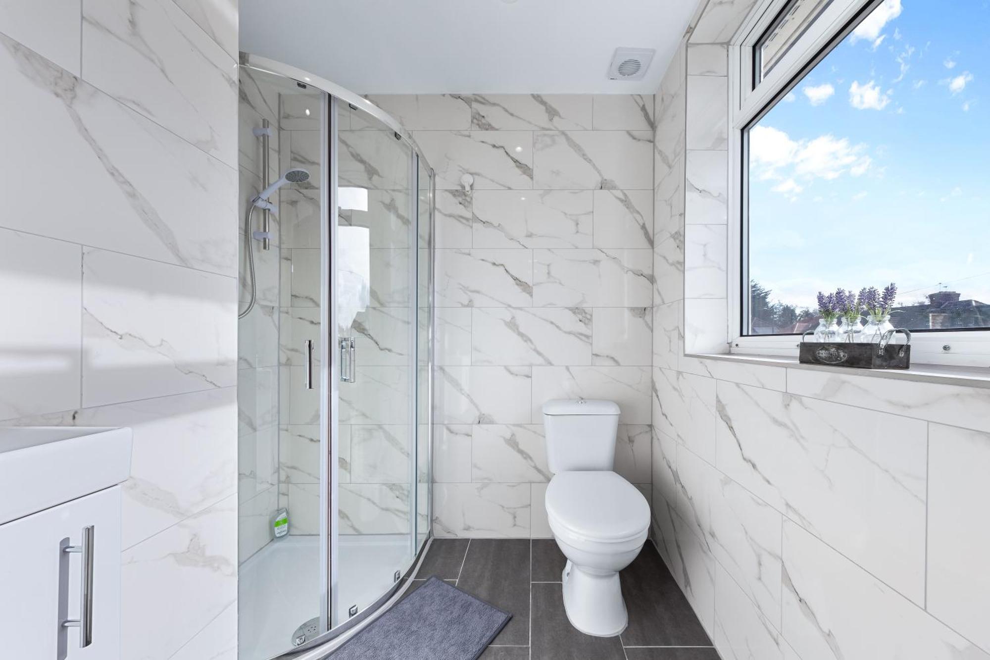 Serviced Ensuite Modern Studio - Sleeps 2 - Near Wembley Stadium - Good Transport Link To Central London - Harrow Ha3 Hatch End Kültér fotó